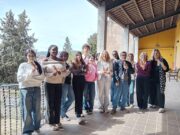 Vic impulsa el respecte i el bon tracte cap a les persones grans durant la celebració de Sant Jordi