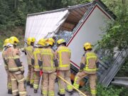 Un camió perd el control a Espinelves i bolca a la GI-543