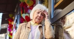 El dolor i la debilitat en caminar poden ser símptomes d’una estenosi de canal lumbar