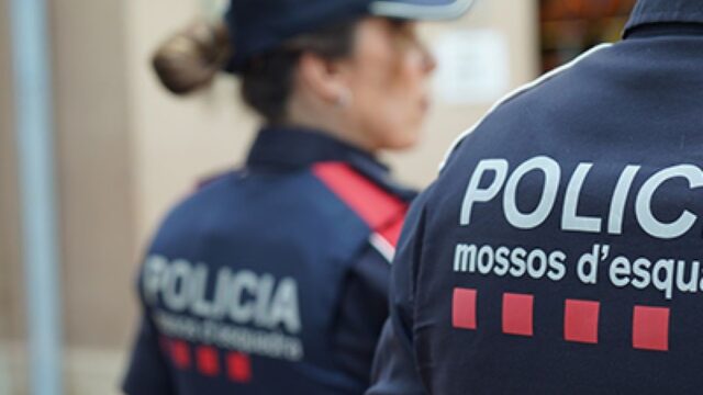 Detinguts dos joves per assaltar una comerciant a Vic (Mossos d'Esquadra)